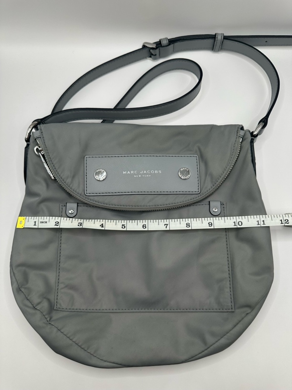 Marc Jacobs Gray Nylon Crossbody Pouch Bag - Picture 2 of 7